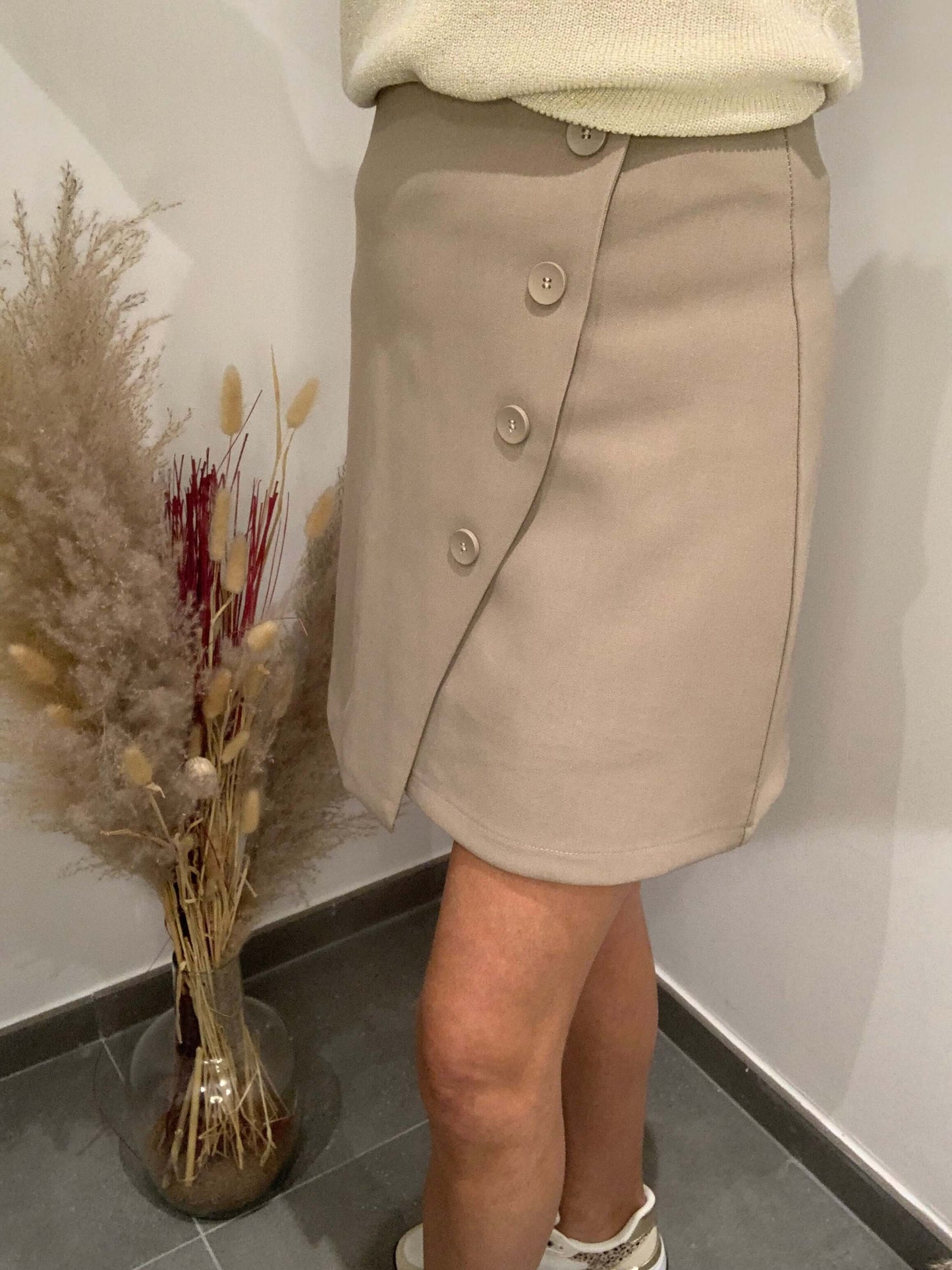 Jupe-short Luna Chic coupe droite – style moderne et féminin