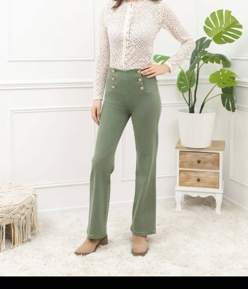 jean kaki taille haute Luna Chic porté avec une blouse en dentelle – vue en pied
